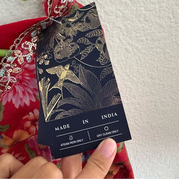 NWT Lashkaraa Elegant Red Floral Saree - Picture 7 of 16